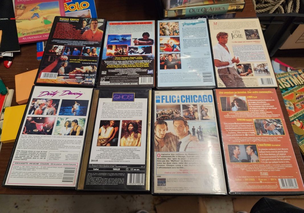 Lot 8 VHS PATRICK SWAYZE cassettes vidéo Point Break Road House Cité Joie Dirty